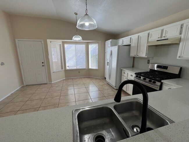Building Photo - 9824 Cross Creek Way