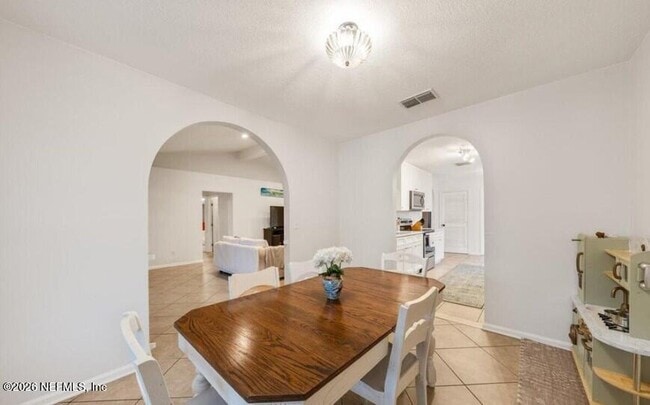 Building Photo - 12401 Antler Hill Ln