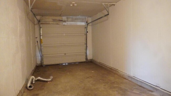 Building Photo - 14009 Cimarron Dr