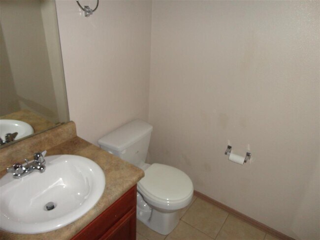 Building Photo - Impeccable Two Story Eastside Home With Re...