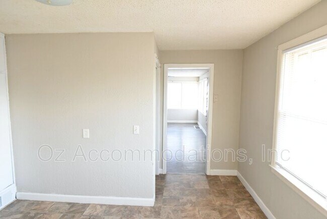 Building Photo - 1501 N 22nd St