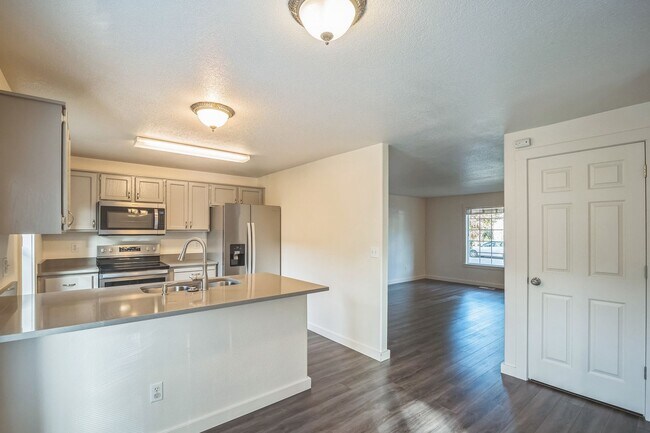 Building Photo - 3114 SE Tumblestone Dr