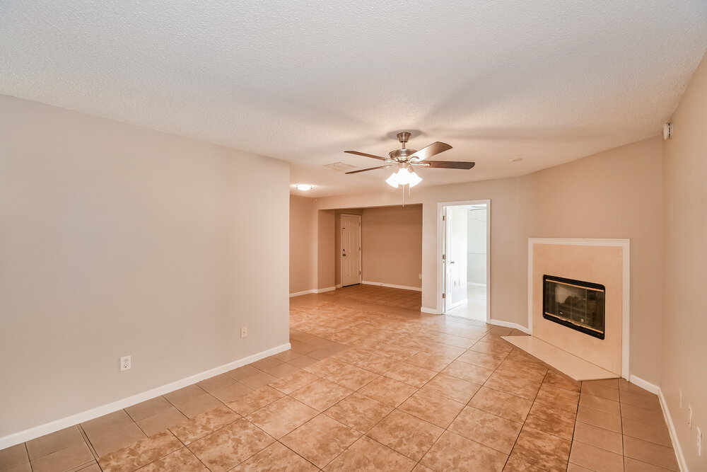 Building Photo - 7969 Amandas Crossing Dr E