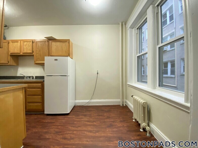 Building Photo - 1167 Boylston St