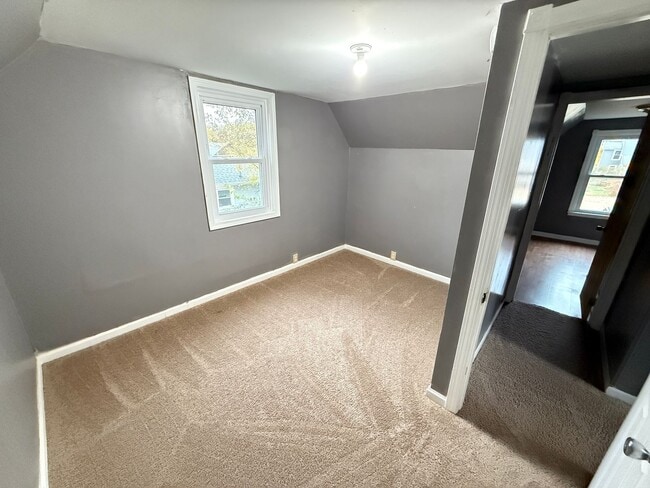 Building Photo - Single-Family Home Close to Henry Ford Hos...