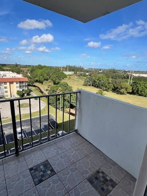 Building Photo - 4164 Inverrary Dr