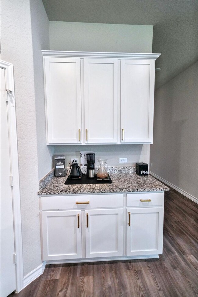 Building Photo - Stunning Home with 3-Car Garage in New Bra...