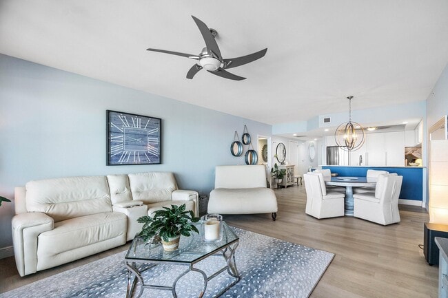 Building Photo - 2650 Lake Shore Dr