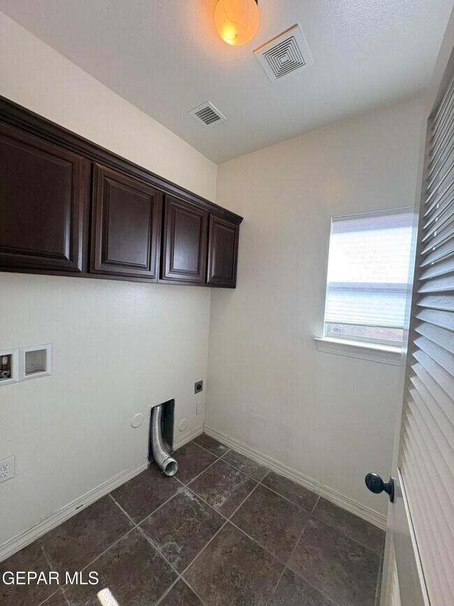 Building Photo - 12220 Branell Ln