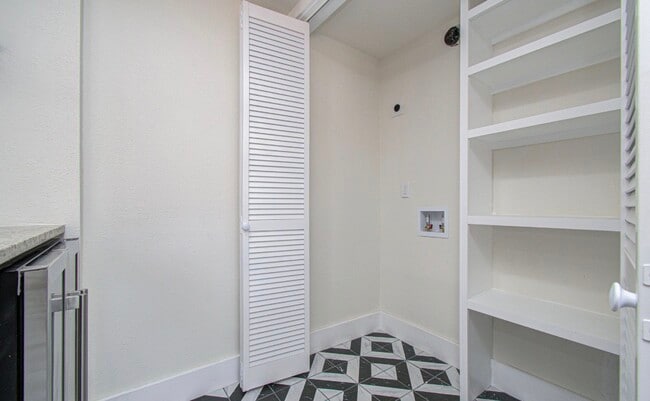 Building Photo - 14231 Misty Meadow Ln