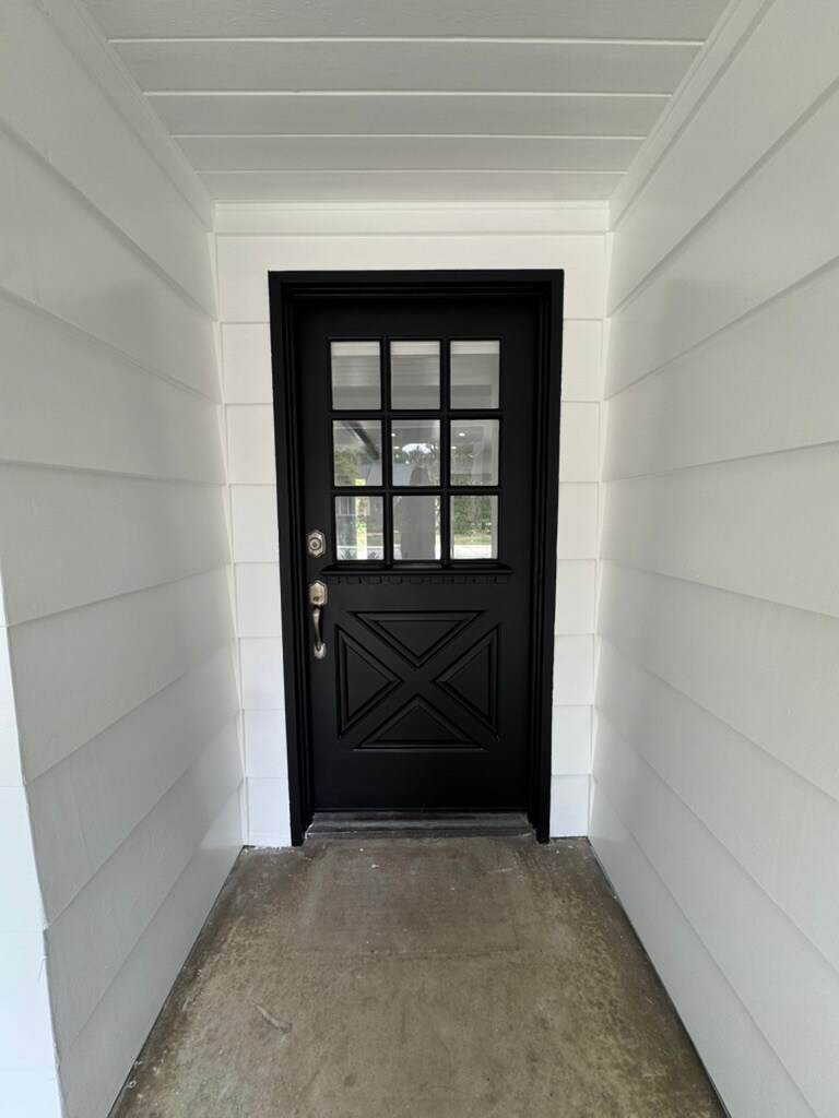 Building Photo - 2212 Linda Flora Dr