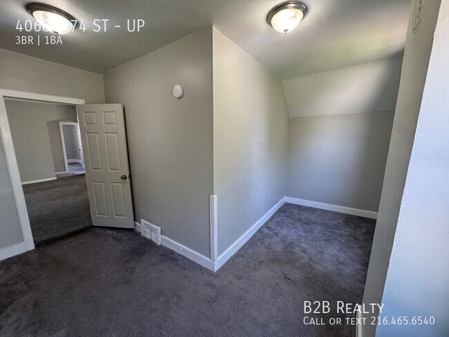 Building Photo - 4068 E 74th St