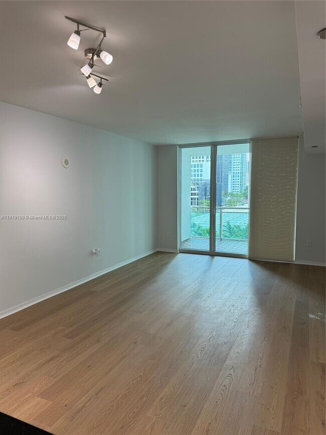 Building Photo - 951 Brickell Ave