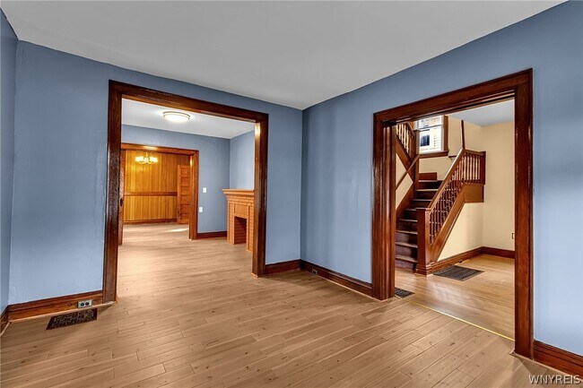 Building Photo - 37 Alsace Ave