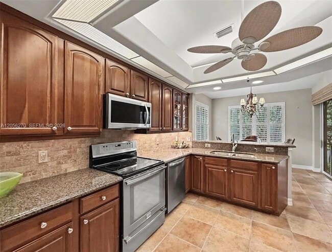 Building Photo - 8390 Big Acorn Cir