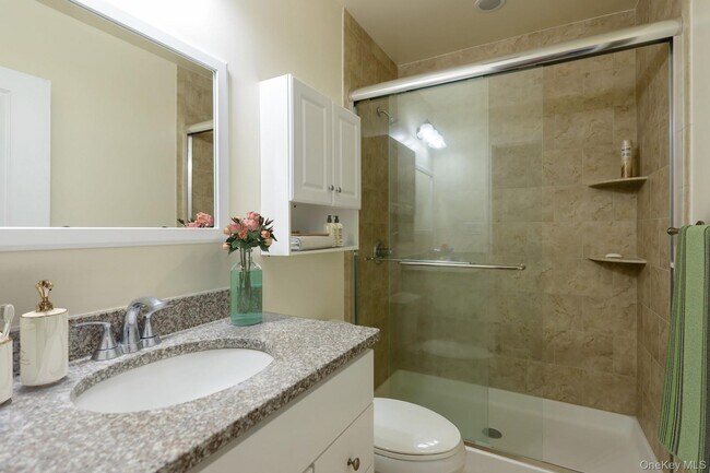 Building Photo - 24 Creek Rd