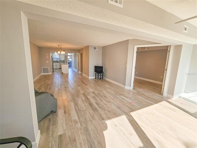 Building Photo - 5900 Shore Blvd S