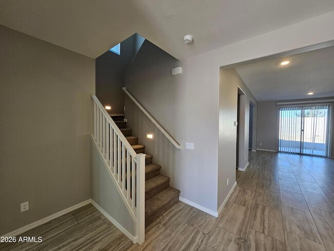 Building Photo - 3010 E Augusta Ave