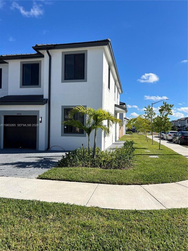 Building Photo - 34531 SW 191st Ave