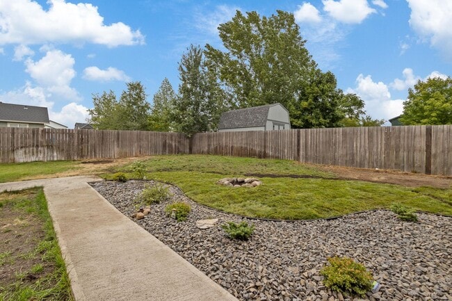 Building Photo - Updated Single Level Home In Post Falls