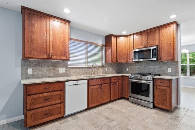 Building Photo - 1408 Deer Ledge Trail