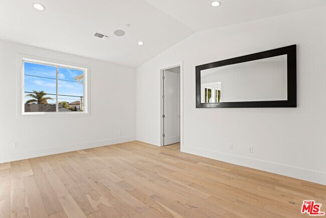 Building Photo - 744 N Almar Ave