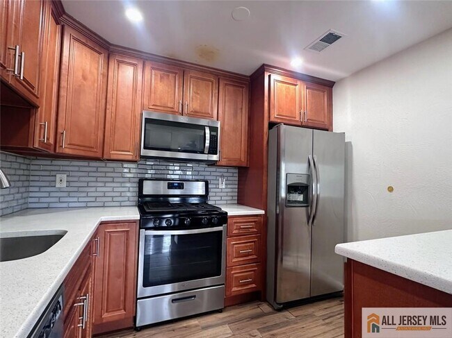 Building Photo - 1212 Woodhaven Dr