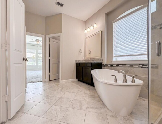 Building Photo - 9311 Stablewood Lakes Ln