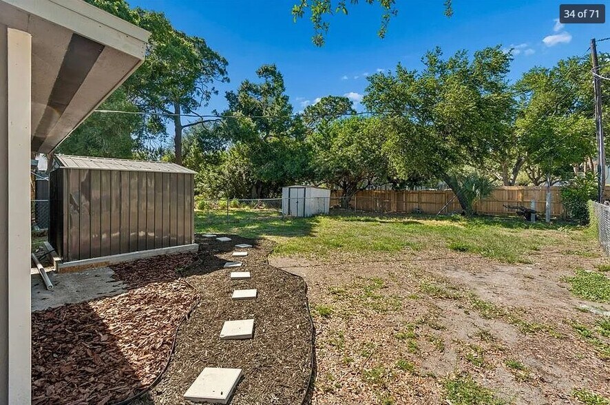 Building Photo - 2105 46th Ave Dr W