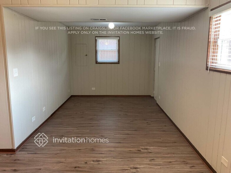 Building Photo - 16632 Parkview Ave