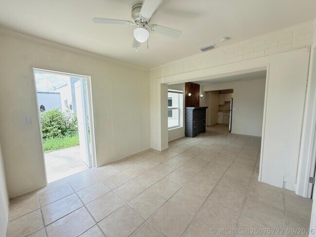 Building Photo - 815 Bayberry Dr
