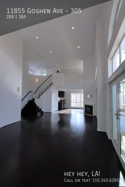 Building Photo - 11855 Goshen Ave