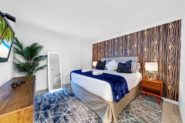 Building Photo - 19201 Collins Ave