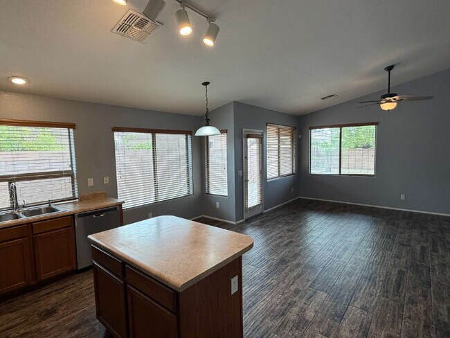Building Photo - 135 W Holstein Trail