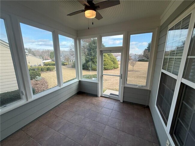 Building Photo - 1460 Vinery Ave