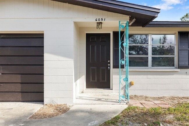 Building Photo - 6051 Carlton Ave