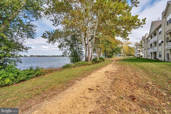 Building Photo - 5606 Riverfront Dr