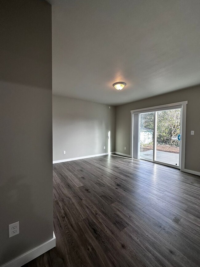 Building Photo - 207 S Razor Clam Dr SW