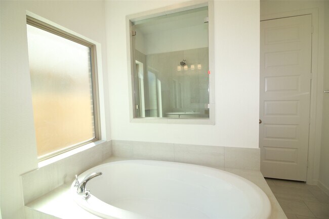 Building Photo - 16750 Yaklin Meadow Ct