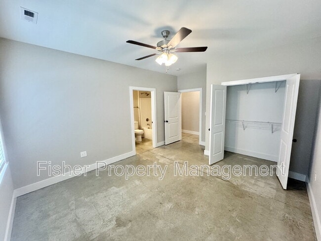 Building Photo - 1537 Rogers St