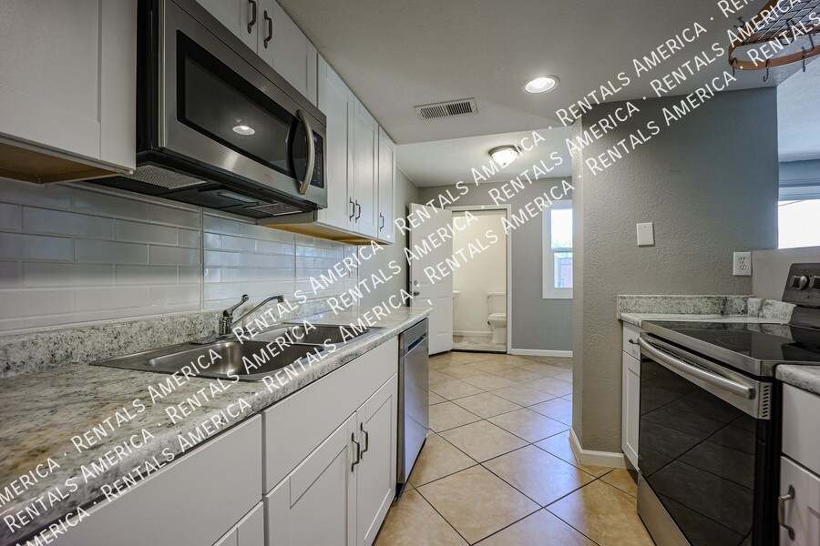 Building Photo - 6053 N 79th St