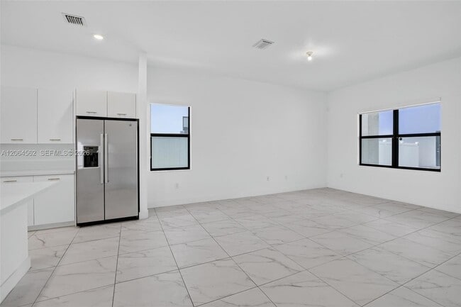 Building Photo - 4574 SW 173rd Ave