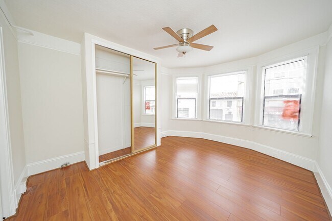 Building Photo - 4056 Piedmont Ave