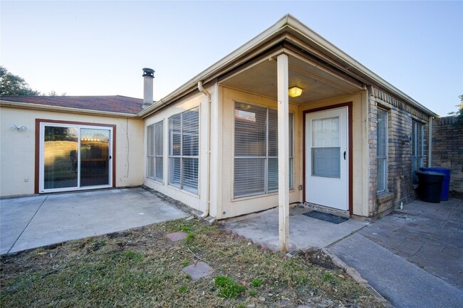 Building Photo - 8319 Wind Willow Dr
