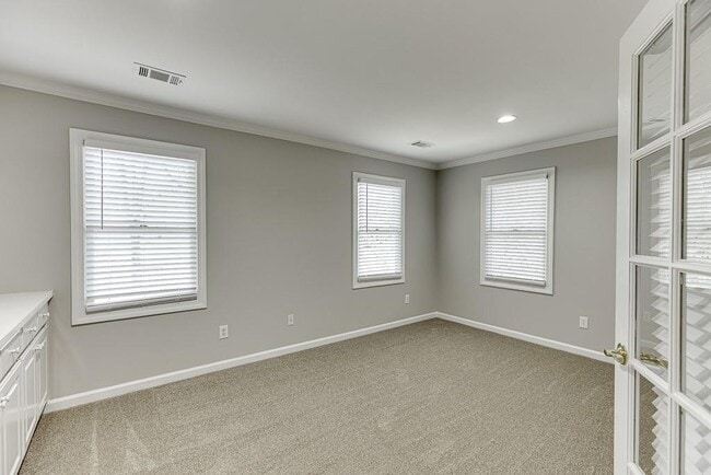 Building Photo - 9345 Riverclub Pkwy