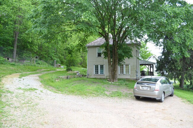 Building Photo - 1374 E Canal St