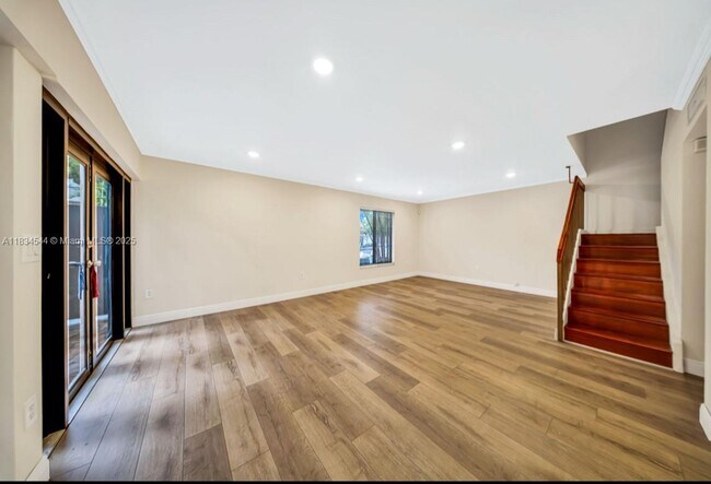 Building Photo - 4718 SW 67th Ave