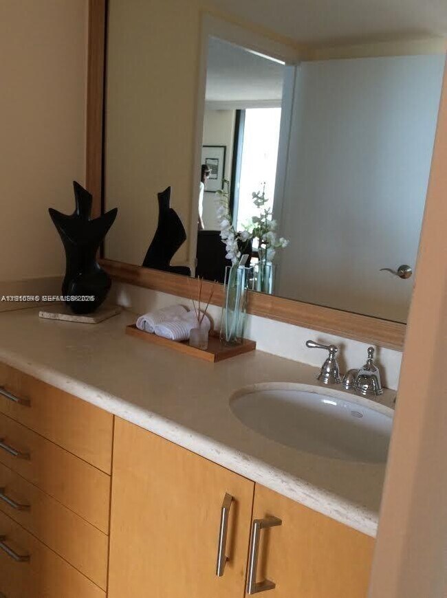 Building Photo - 2333 Brickell Ave