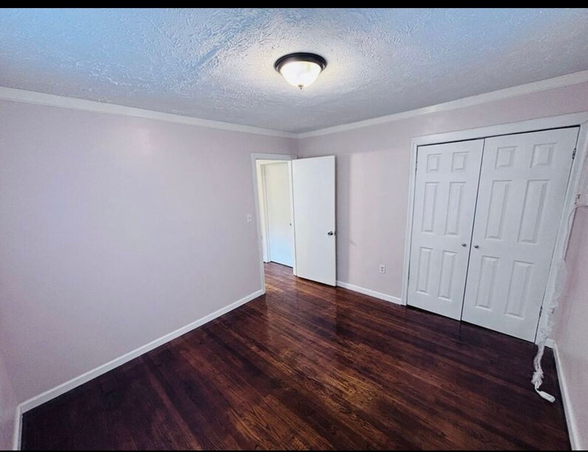 Building Photo - 5082 Lurline Dr