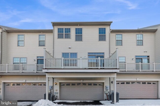 Building Photo - 22554 Cambridgeport Square
